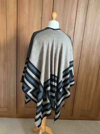 Grey & Beige Geometric Baby Alpaca Ruana Wrap, photo 4