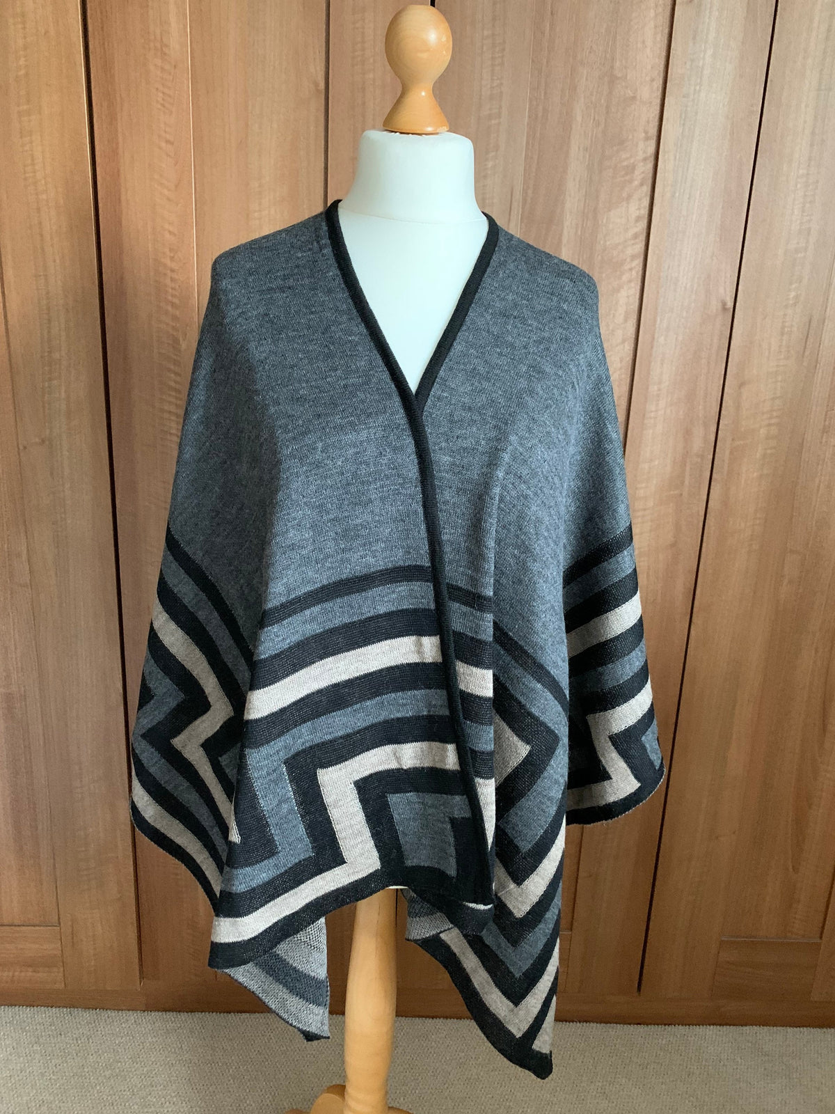Grey & Beige Geometric Baby Alpaca Ruana Wrap, photo 2