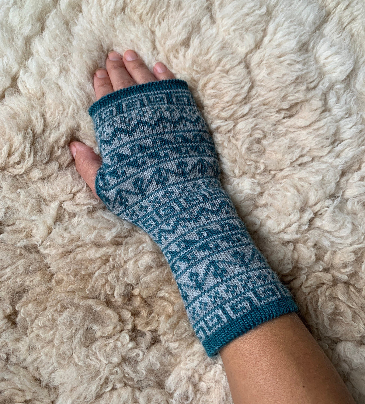 Teal & White Nordic Alpaca Fingerless Gloves, photo 3