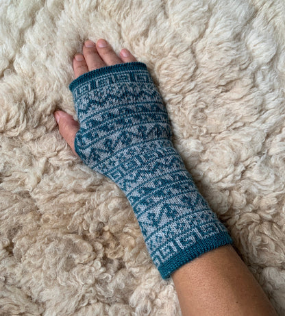 Teal & White Nordic Alpaca Fingerless Gloves, photo 3