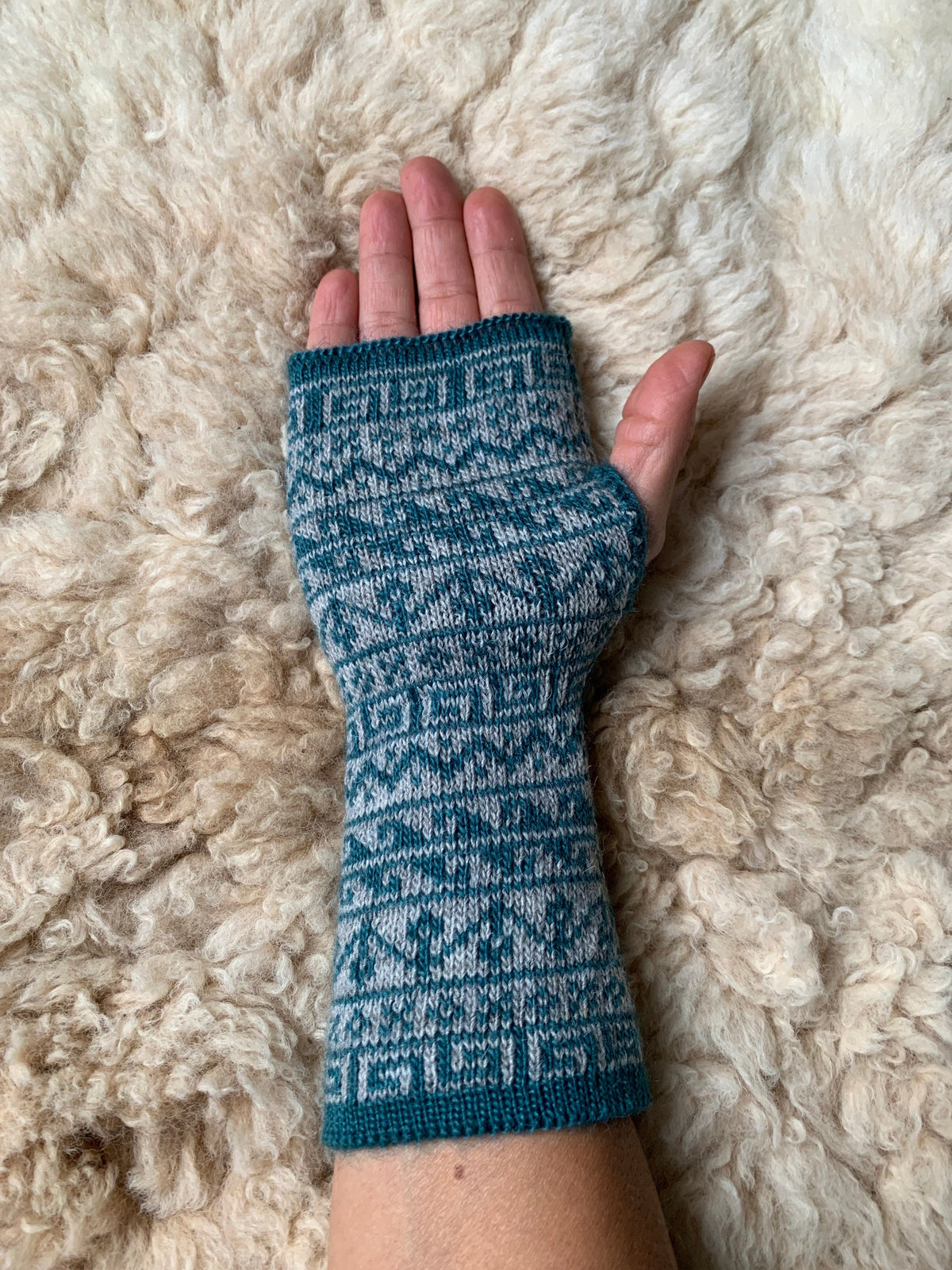 Teal & White Nordic Alpaca Fingerless Gloves, photo 4