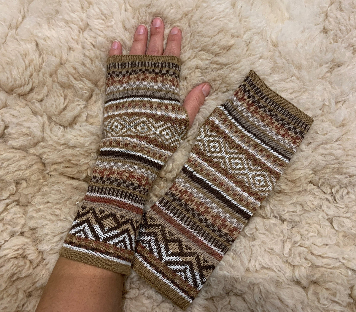 Camel & Cream Fair Isle Baby Alpaca Fingerless Gloves, photo 3