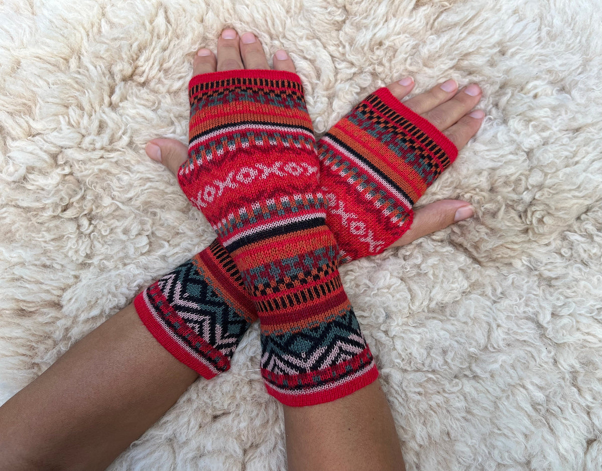 Scarlet Red Fair Isle Baby Alpaca Fingerless Gloves, photo 3