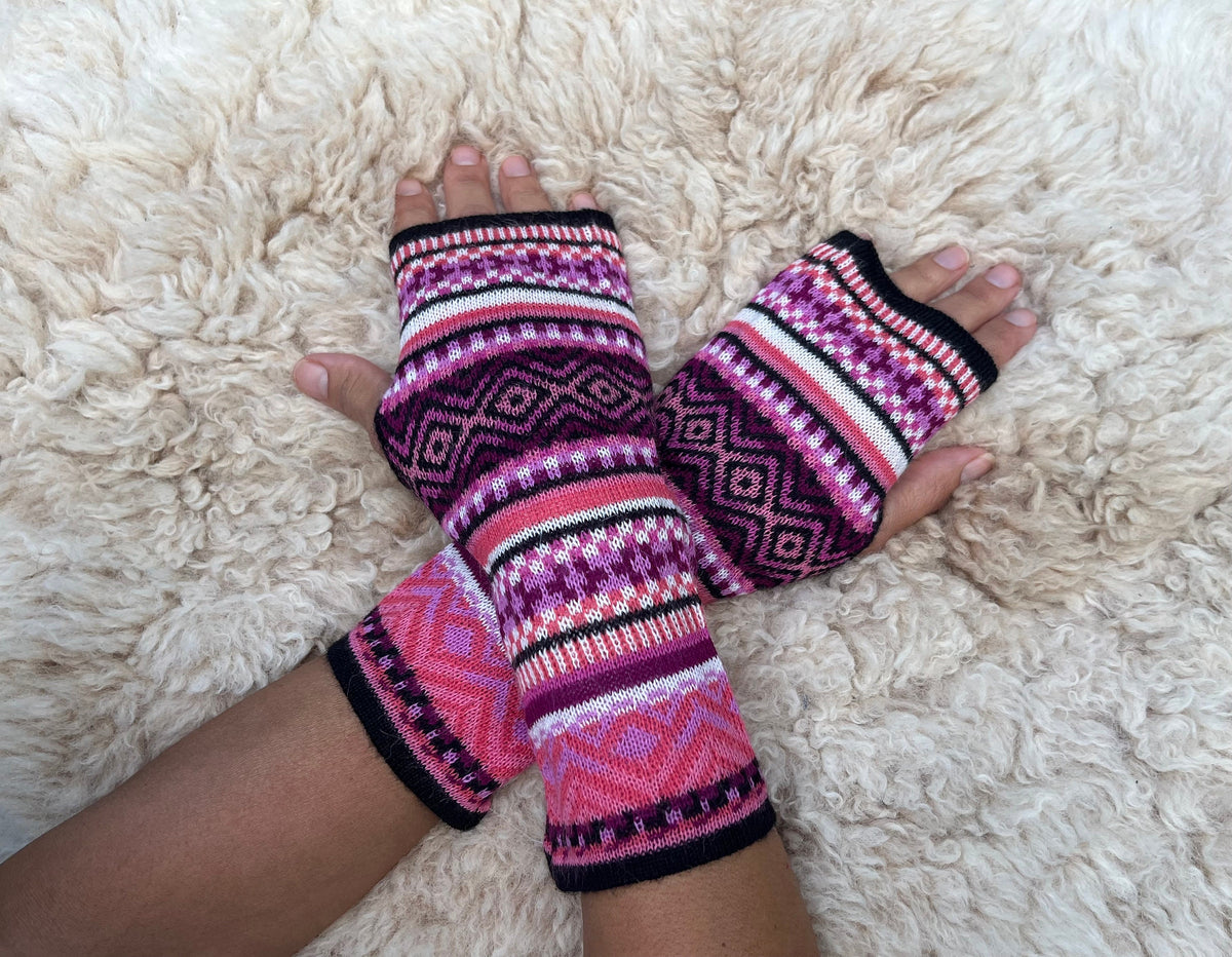 Pink & Plum Fair Isle Baby Alpaca Fingerless Gloves, photo 3