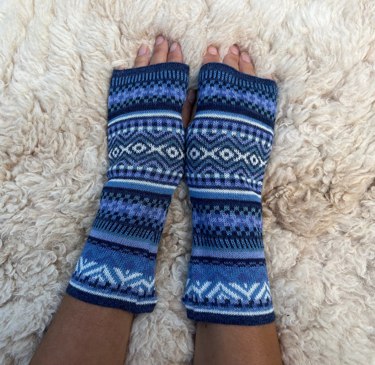 Periwinkle & Navy Fair Isle Baby Alpaca Fingerless Gloves, photo 7