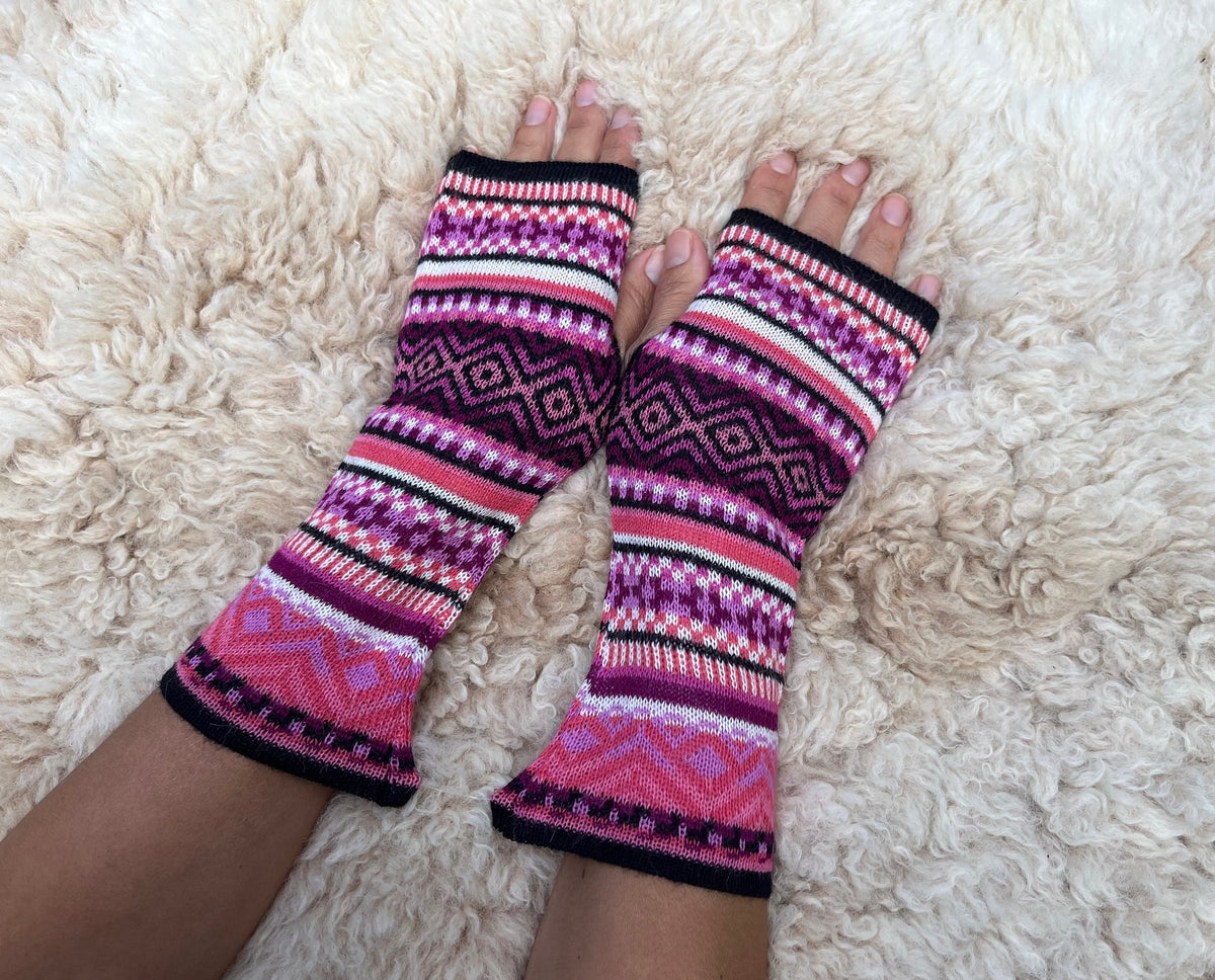 Pink & Plum Fair Isle Baby Alpaca Fingerless Gloves, photo 6