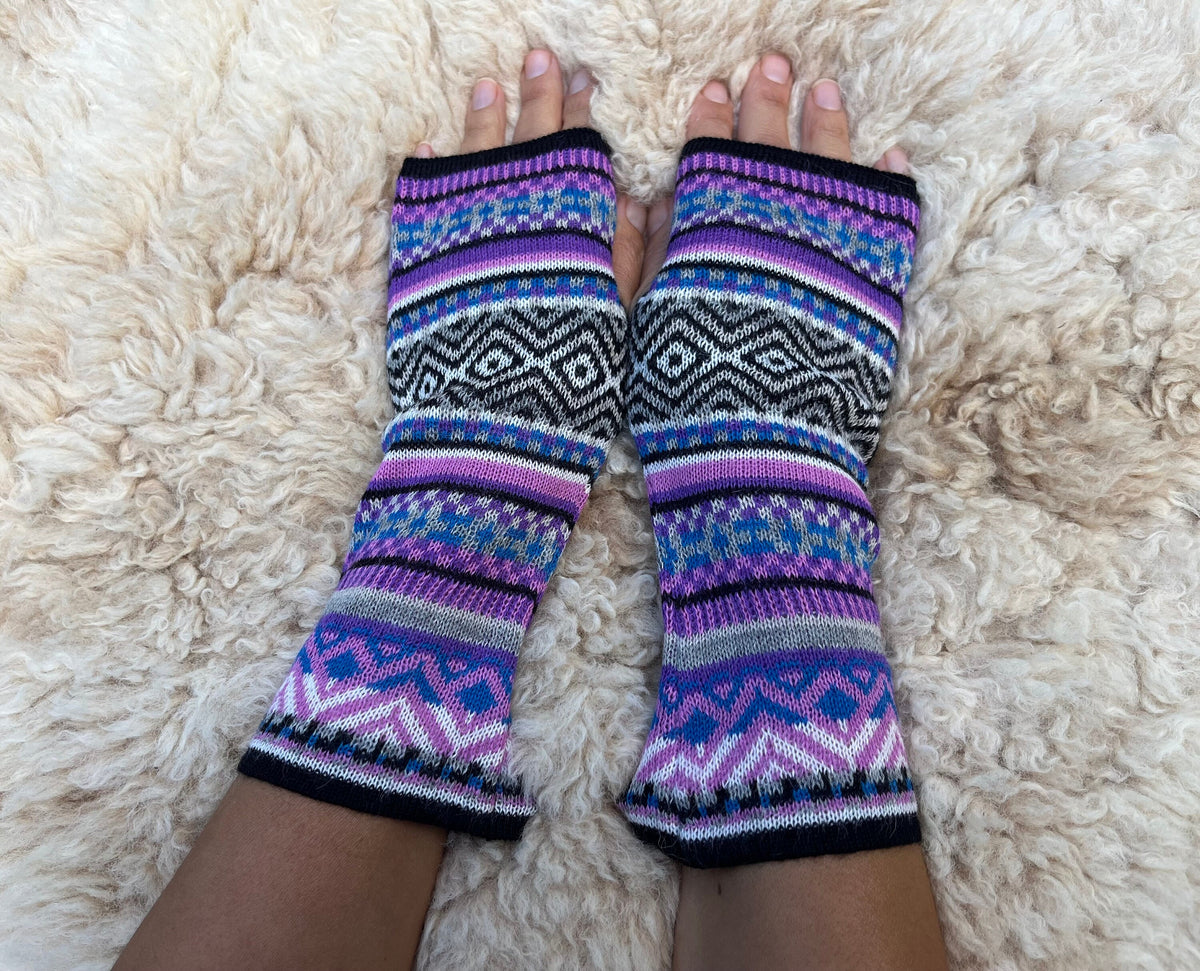 Lilac & Black Fair Isle Baby Alpaca Fingerless Gloves, photo 6