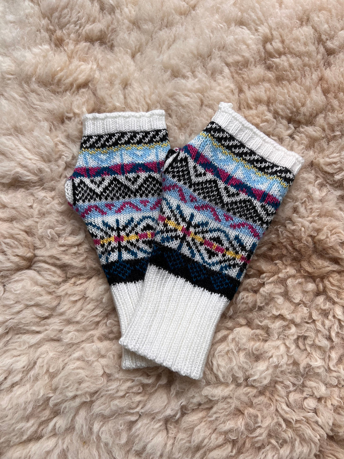 White Fair Isle Alpaca Fingerless Gloves, photo 5