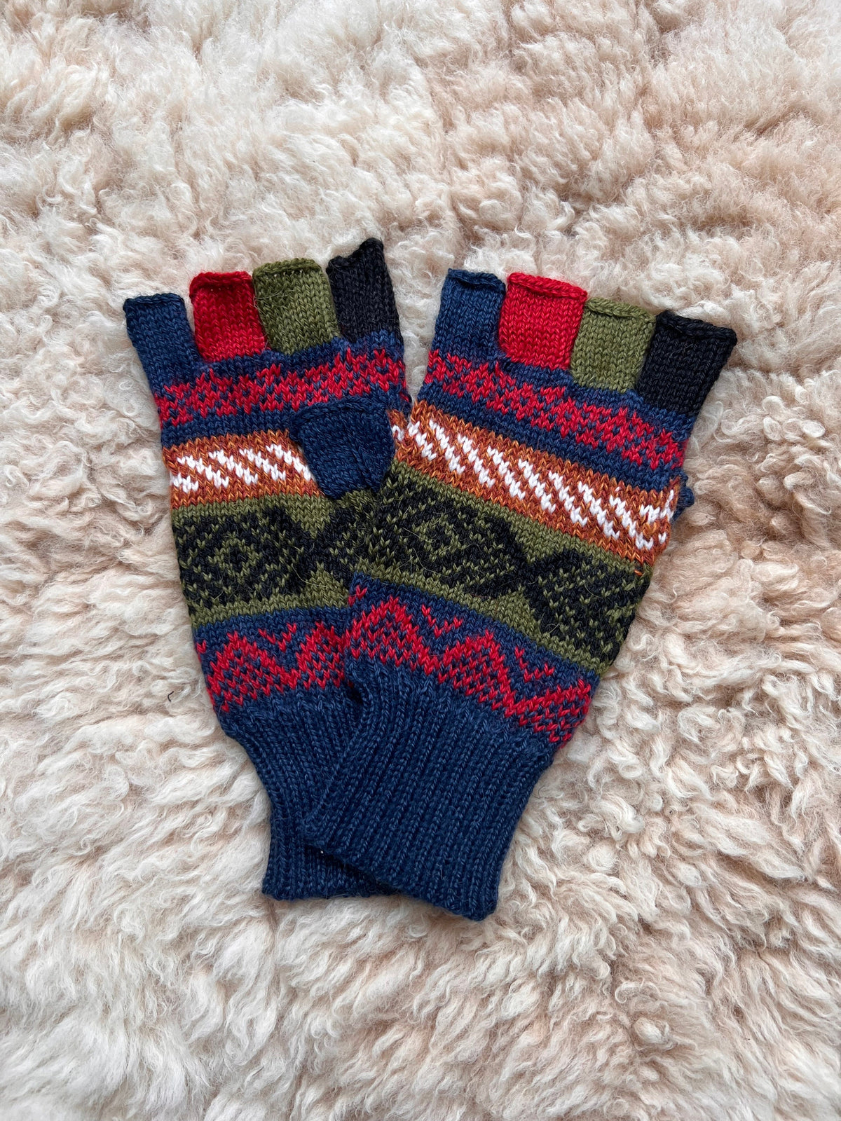 Grey & Navy Andean Fair Isle Half-Finger Alpaca Gloves, photo 3