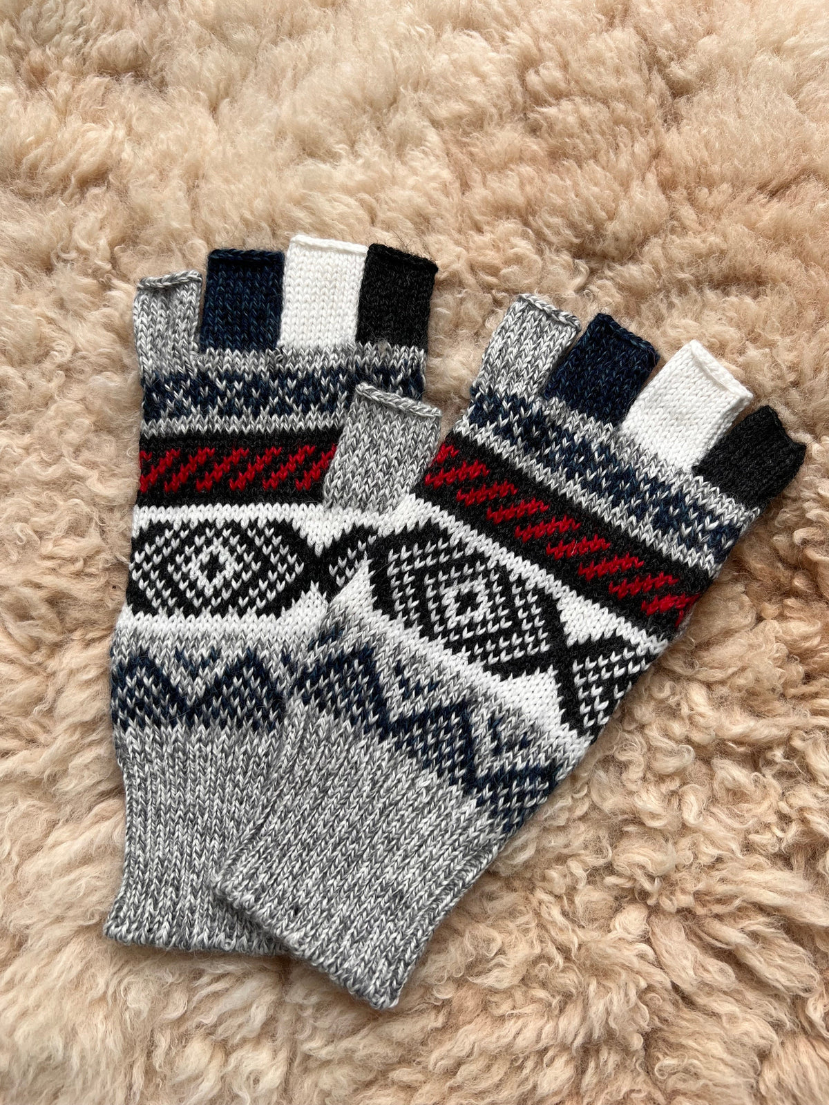 Grey & Navy Andean Fair Isle Half-Finger Alpaca Gloves, photo 6