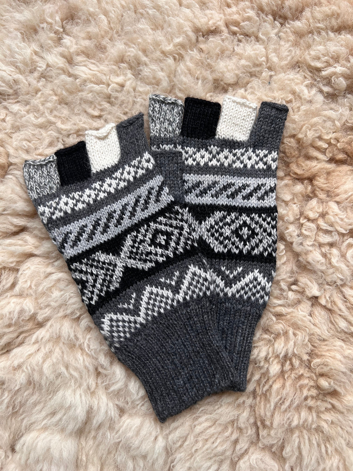 Magenta & Charcoal Andean Fair Isle Half-Finger Alpaca Gloves, photo 3