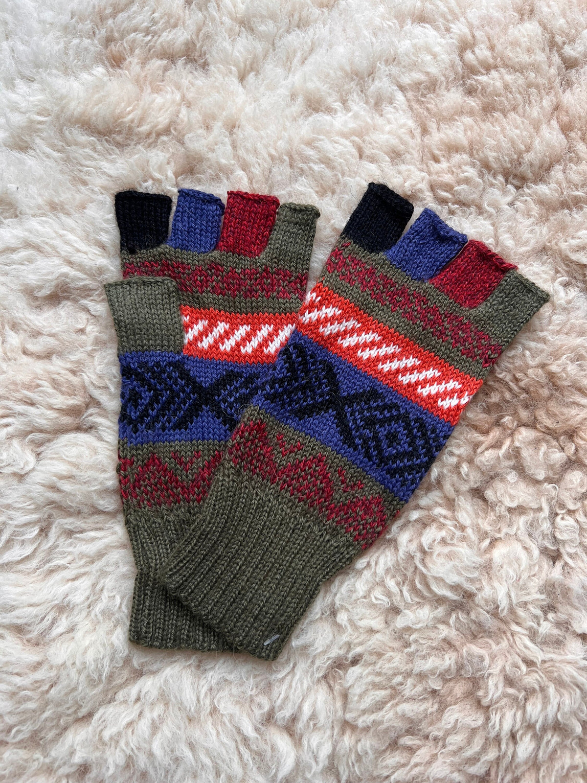 Navy & Plum Andean Fair Isle Half-Finger Alpaca Gloves, photo 4