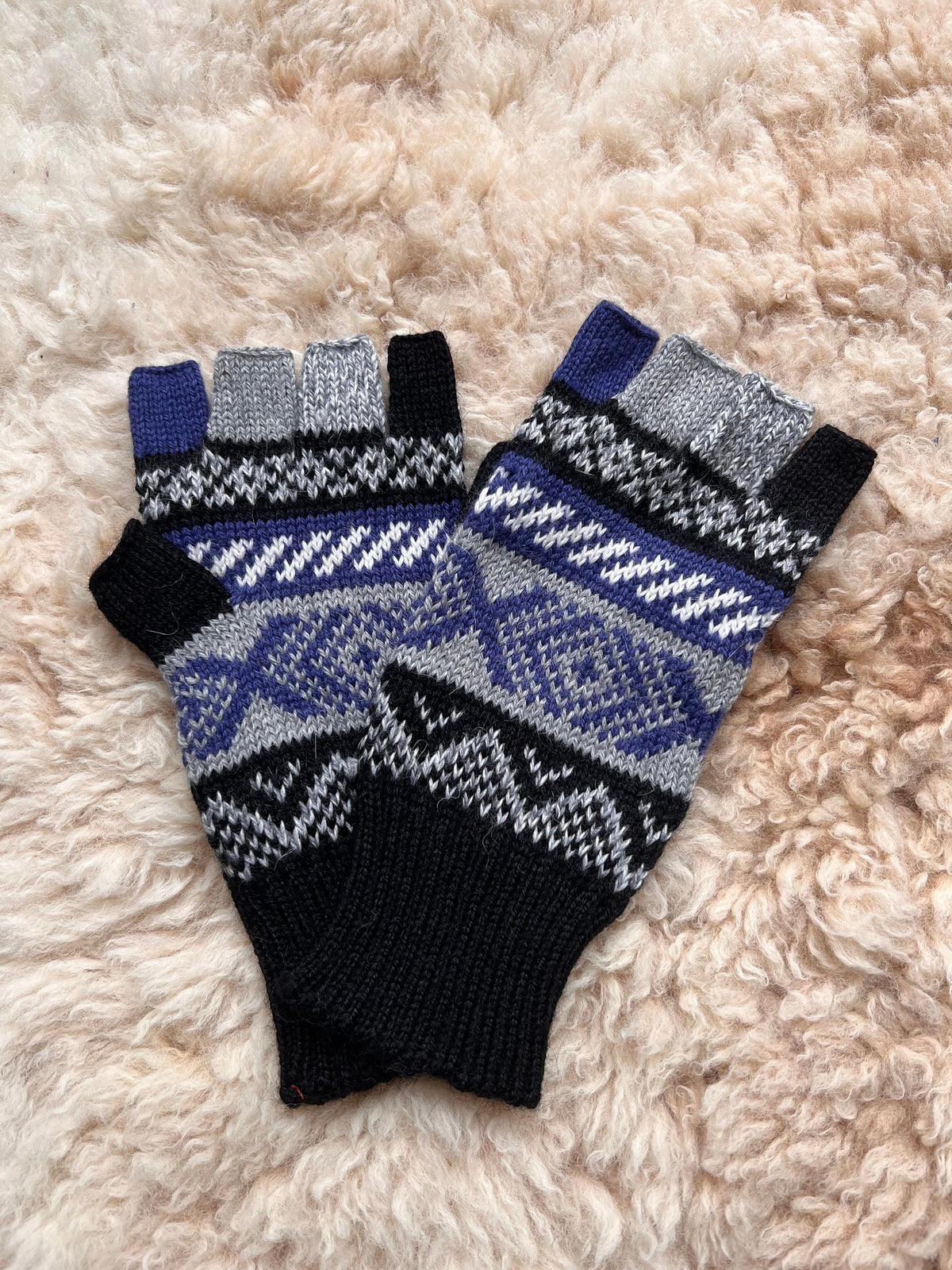 Navy & Plum Andean Fair Isle Half-Finger Alpaca Gloves, photo 5