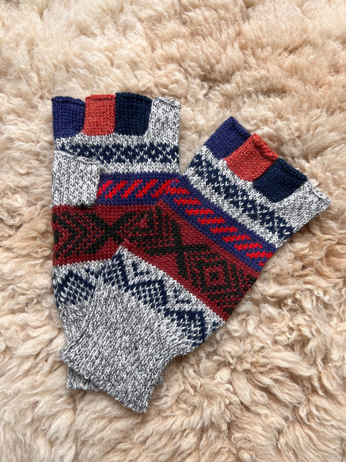 Grey & Navy Andean Fair Isle Half-Finger Alpaca Gloves, photo 4