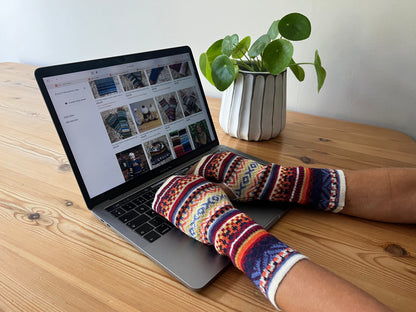[hidden] Red & Royal Blue Fair Isle Baby Alpaca Fingerless Gloves, photo 2