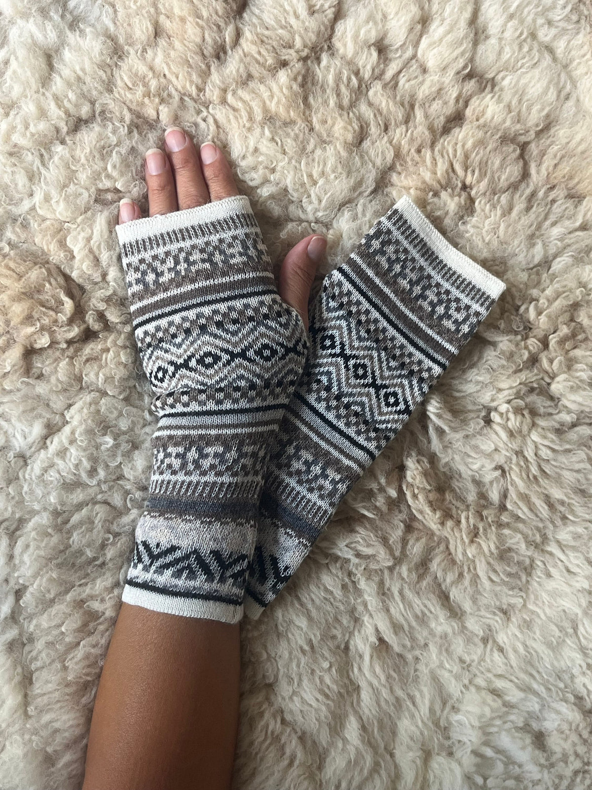 Grey & Taupe Fair Isle Baby Alpaca Fingerless Gloves, photo 6