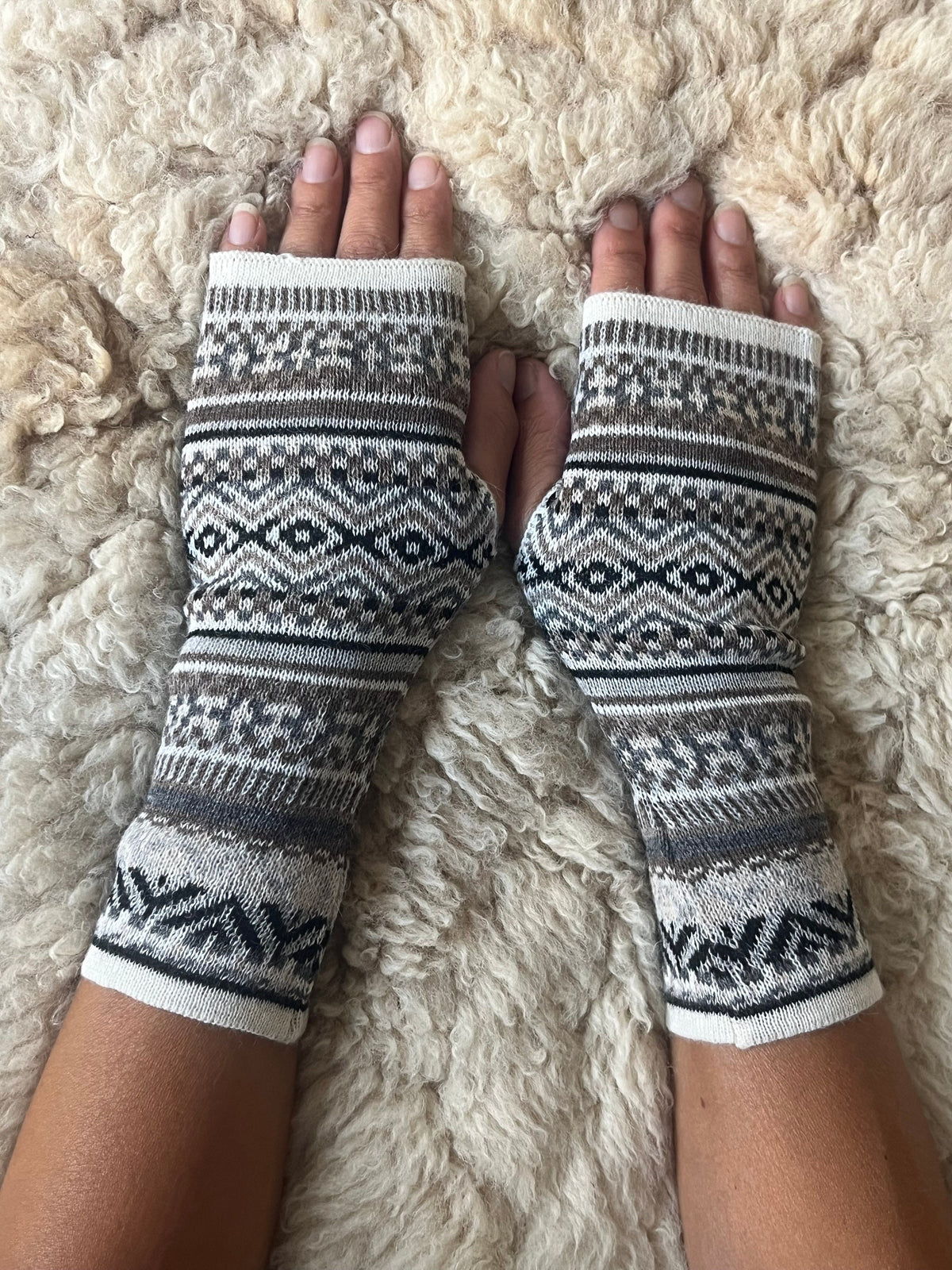 Grey & Taupe Fair Isle Baby Alpaca Fingerless Gloves, photo 2