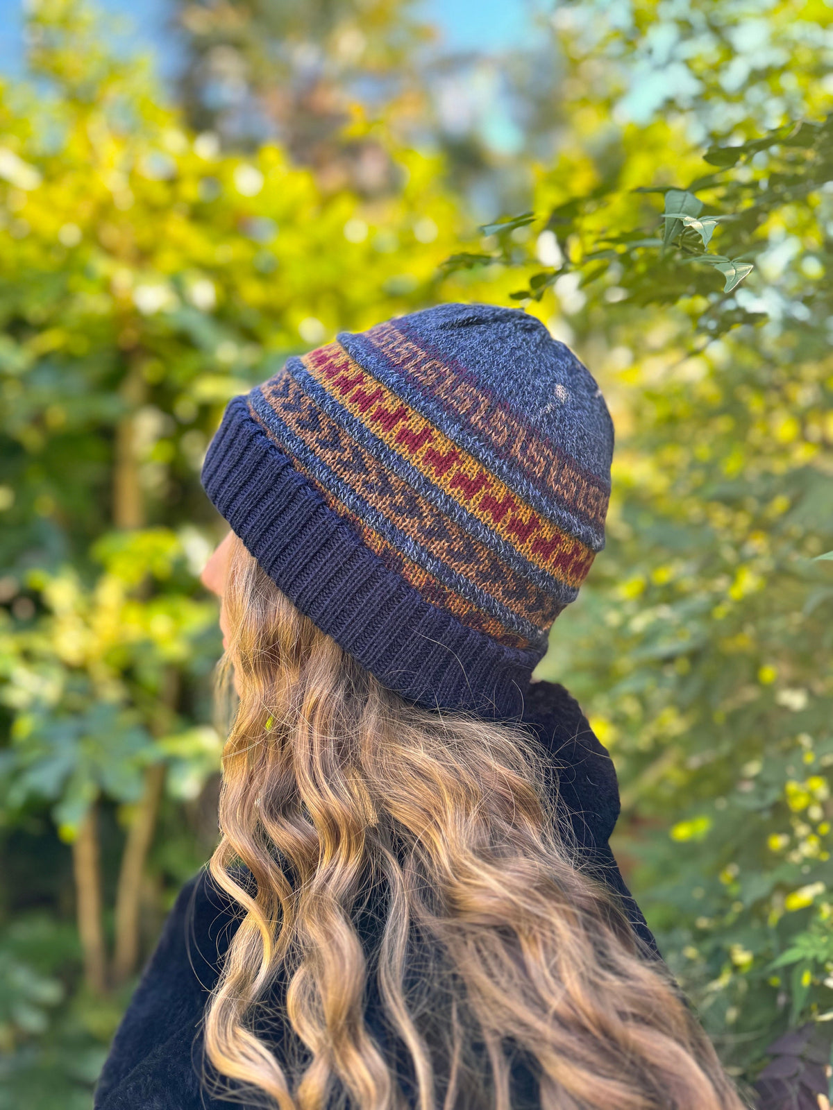 Light Grey & White Reversible Geometric Alpaca Slouch Beanie, photo 2