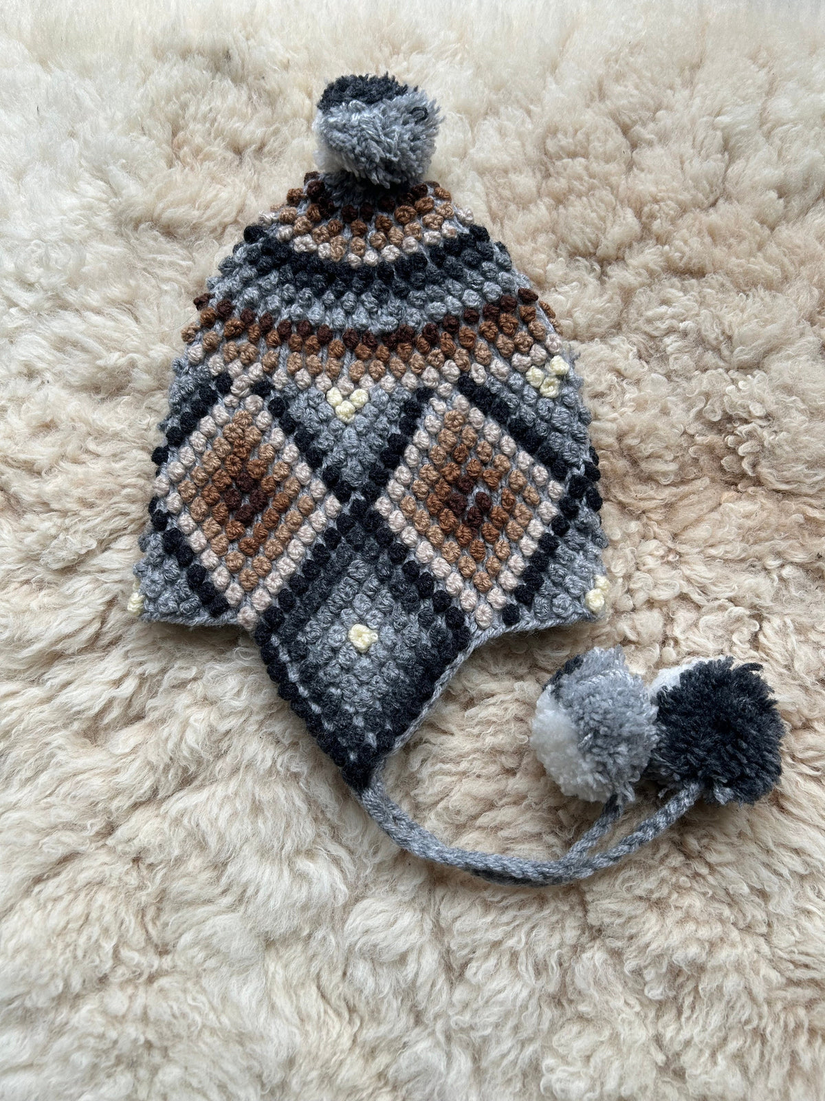 Popcorn Stitch Alpaca Chullo Hat - Natural Browns & Greys, photo 4