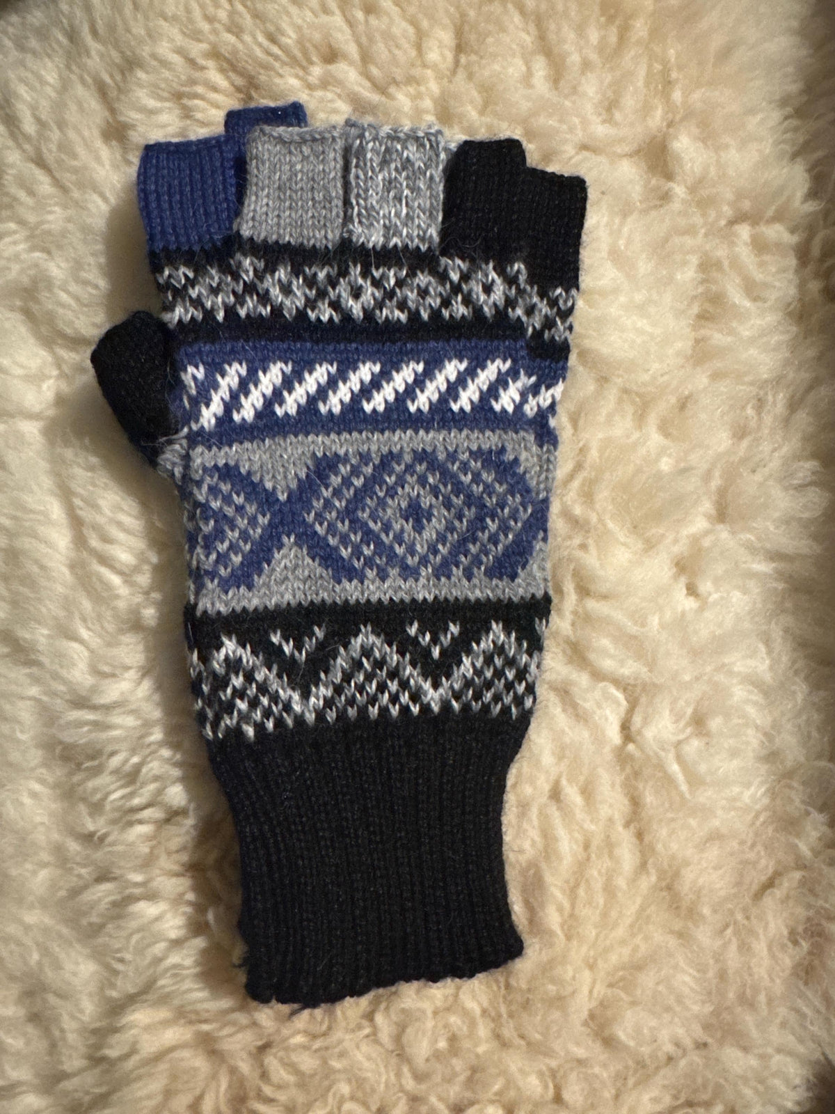 Multicolour Andean Fair Isle Half-Finger Alpaca Gloves, photo 6