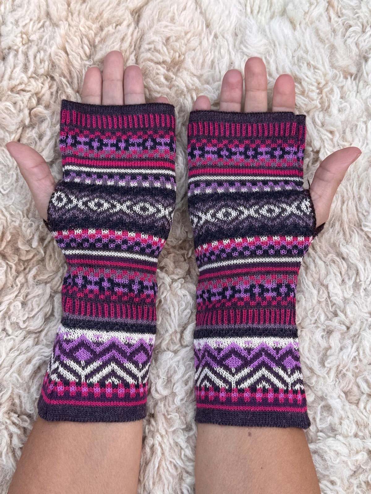 Plum & Magenta Fair Isle Baby Alpaca Fingerless Gloves, photo 4