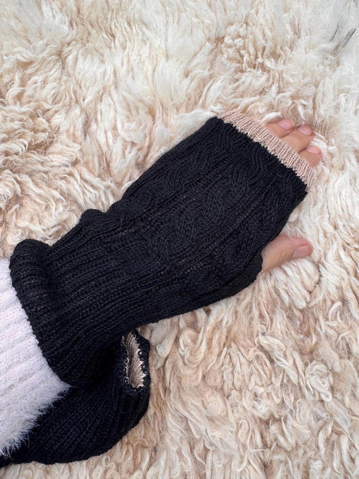 Black & Camel Reversible Cable Knit Baby Alpaca Fingerless Gloves, photo 2
