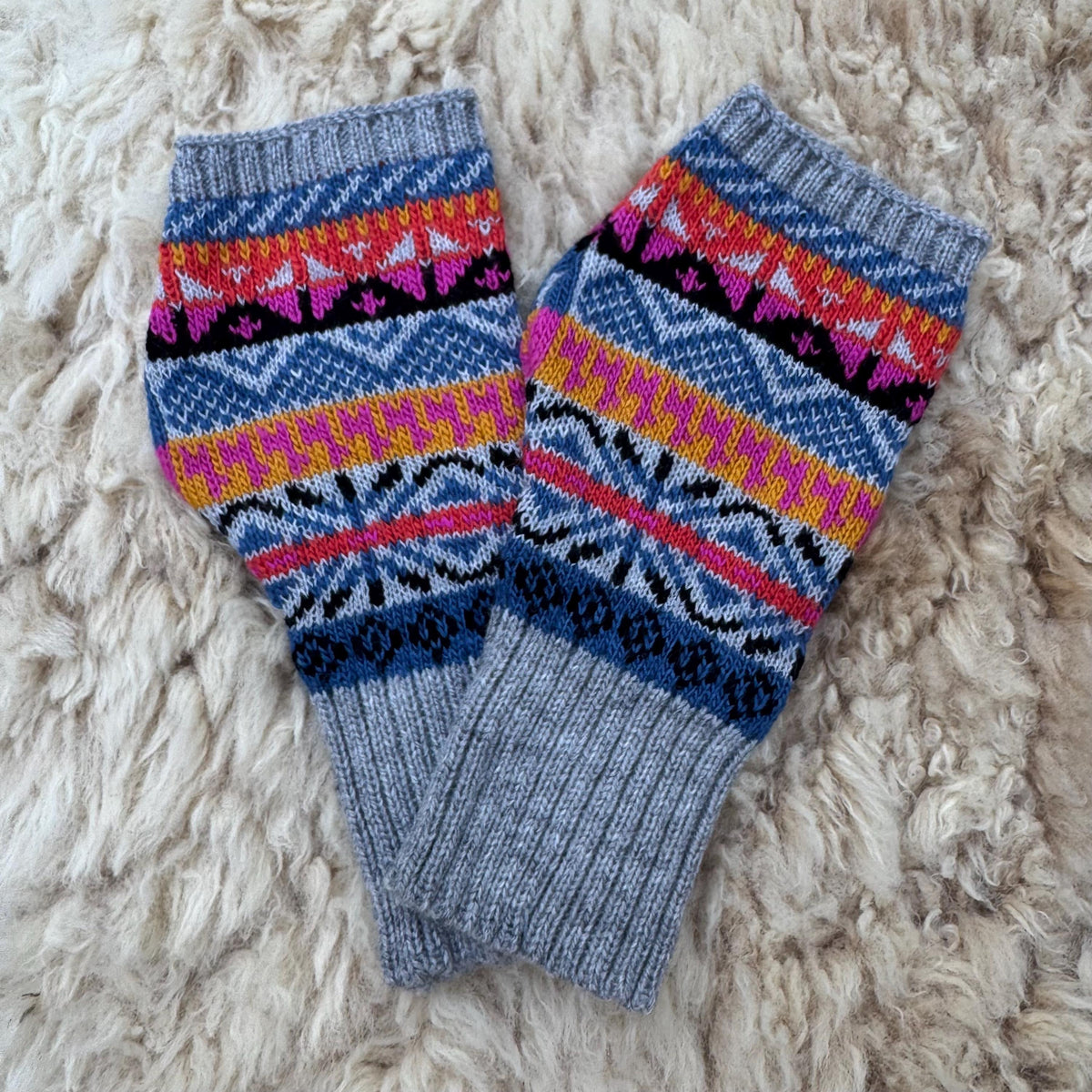 Alpaca Motif Fair Isle Fingerless Gloves, photo 4