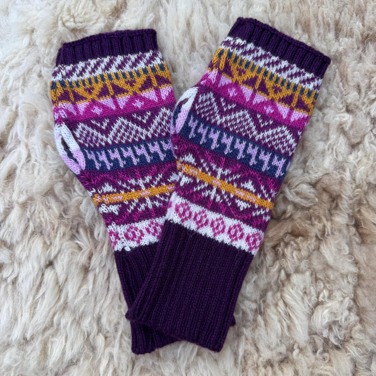 Alpaca Motif Fair Isle Fingerless Gloves, photo 6