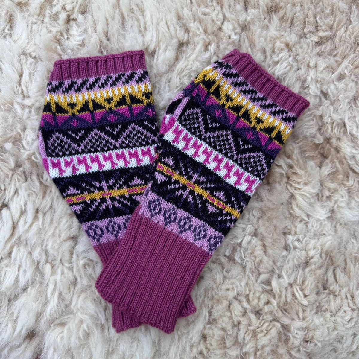 Alpaca Motif Fair Isle Fingerless Gloves, photo 9